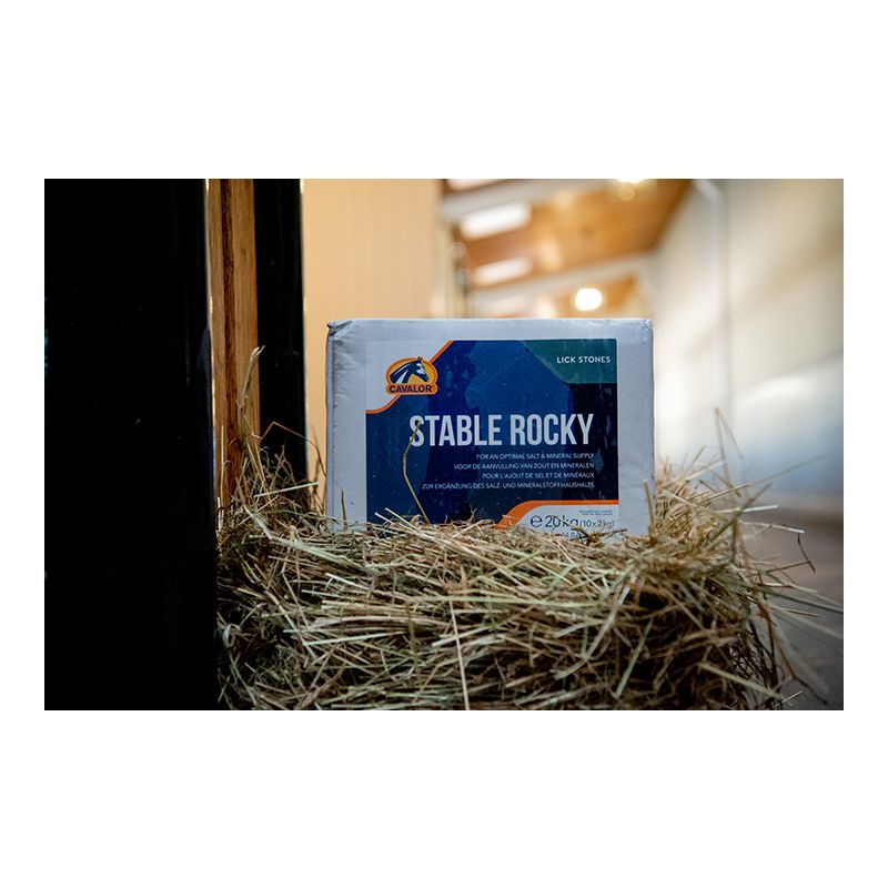 Lizawka dla konia Cavalor Stable Rocky 2 kg